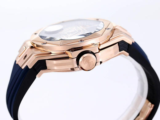 NOOB  FACTORY 宇舶(恒宝)HUBLOT全新Big Bang Sang Bleu II 刺青腕表  再次与知名刺青工作室Sang Bleu合作，推出又款利用几何图形巧妙构思的刺青ll腕 商品图13