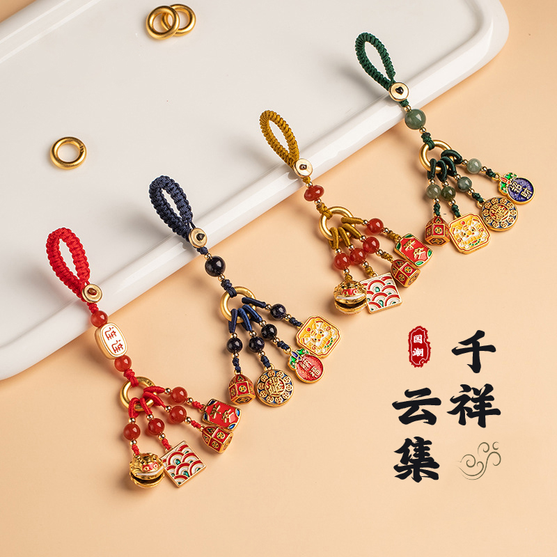 太清复古珐琅彩百无禁忌黄铜汽车钥匙扣