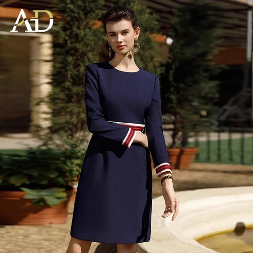 媛小香风连衣裙女气质通勤OL职场女装高级感米色西装裙 商品图1