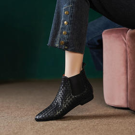 软皮显瘦靴，低跟圆头编织纹马丁靴MCC&C9508