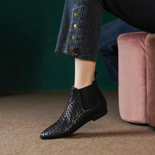 软皮显瘦靴，低跟圆头编织纹马丁靴MCC&C9508 商品图0