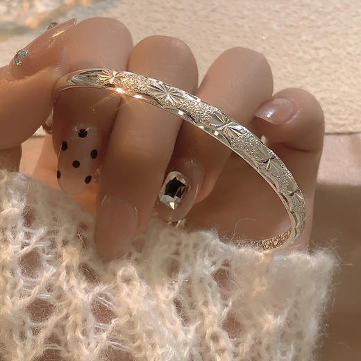 KADER卡蒂罗 满天星空手镯 S999纯银轻奢时尚小众设计开口可调节实心首饰 许愿星光璀璨配饰手镯 女款 礼物 商品图1