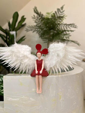 栾佳齐《红天使》然女孩