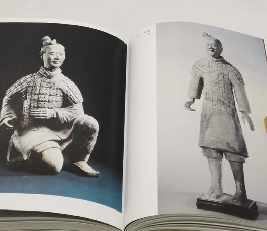 《中国美术全集  工业美术编 陶瓷（上）》《中国美术全集 工艺美术编 漆器》，布脊精装，大16开，，人民美术出版社2006年一版一印，每本约300页，单册定价400，单册售价108元。品相9成。 商品图4