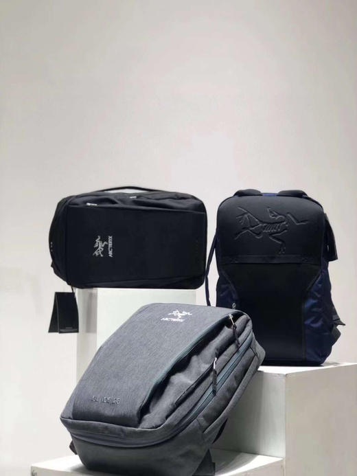 ARC'TERYX/始祖鸟 Blade 28 中性成人双肩包 电脑包 商品图1