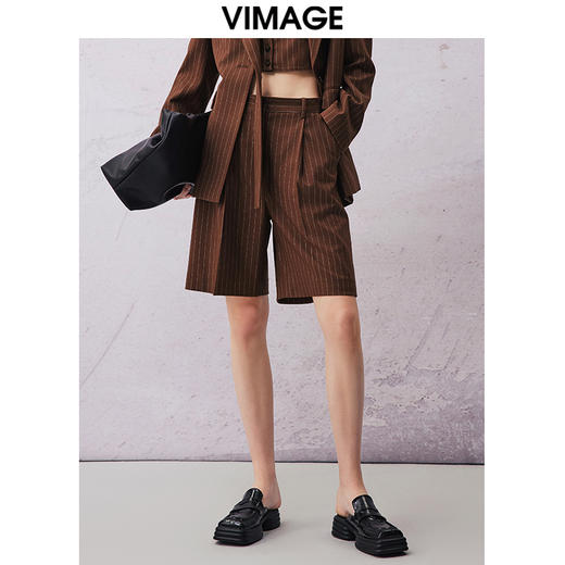 VIMAGE纬漫纪春季新款时尚休闲百搭简约直筒显瘦西装短裤V2105722 商品图0