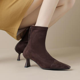 方头后拉链高跟马丁靴，女粗跟感小短靴XCC&X6103