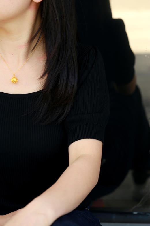 六字真言镂空球吊坠 商品图1