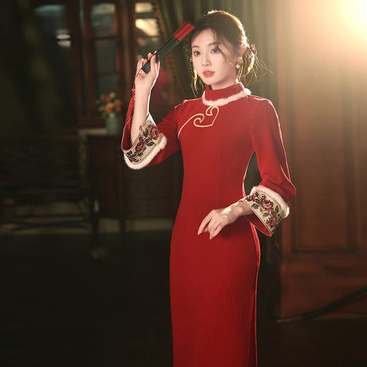 JQ 871 加毛加厚中长款雪尼尔爱心领旗袍 商品图0