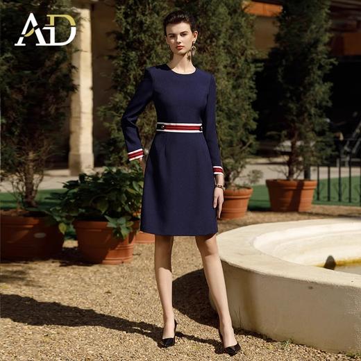 媛小香风连衣裙女气质通勤OL职场女装高级感米色西装裙 商品图7