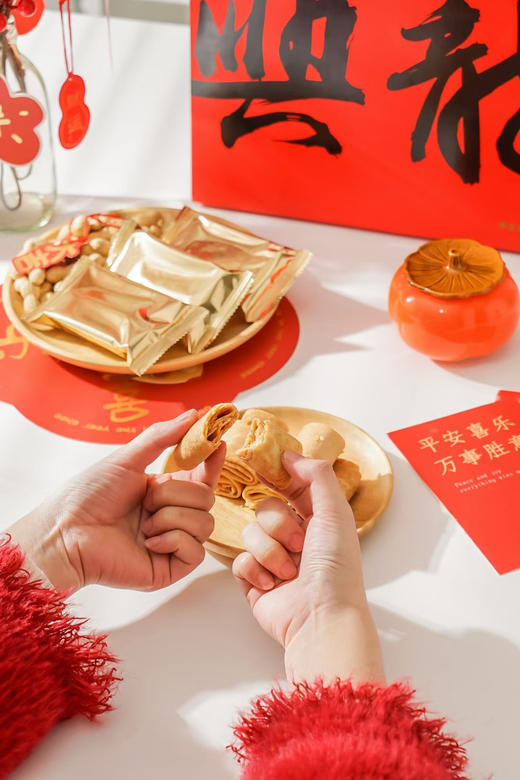 【叮咚熊龙凤蛋卷限定款】叮咚熊书法文创新春拜年礼盒 ☄ 302g*2加赠➕同款手提礼袋高550mm 传承千年的民俗文化 商品图7