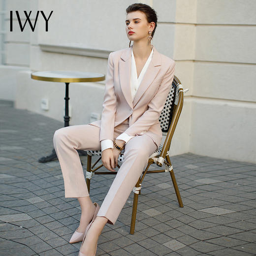 IWY/高端粉色西装套装女气质新闻主播上镜正装工作服简约干练职场正装CP1944-P 商品图3