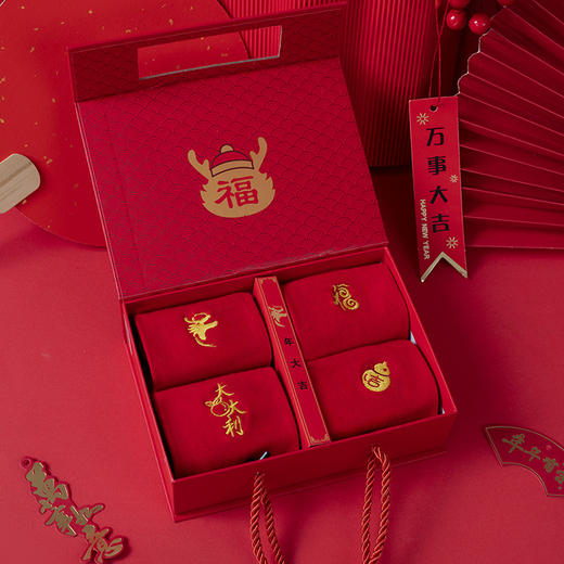 新年好物！【情侣鸿运礼盒！一起走福运】红袜子秋冬本命年中筒精梳棉男款情侣女士过年礼盒装防臭红色袜，男女情侣同步穿，过年满满喜气洋洋！ 商品图3