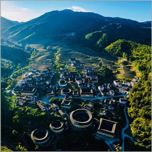 2月民俗节庆———福建闽西过大年：龙岩永定土楼、长汀客家山寨—丁屋岭、汀州古城、客家“闹春田”、罗坊“走古事”、古村落“游大龙”7天摄影采风活动 商品图2