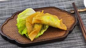 脆皮韭菜鸡汁盒子