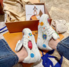 顶级代购级别 原版复刻 LV × 草间弥生 Trainer 运动鞋 每块格版 每一个花的位置 包括压花都与ZP保持一致 涂鸦趣味性很足 超级可爱 越看越喜欢！ 商品缩略图0