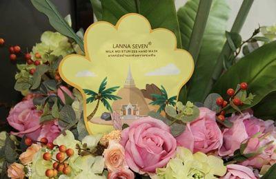 15对优惠装 合计到手30片 泰国LANNA SEVEN 兰纳牛奶滋润保养手膜1对/包击退手部干燥粗糙细纹回归少女粉嫩玉手双倍修复让双手更润更亮 商品图2