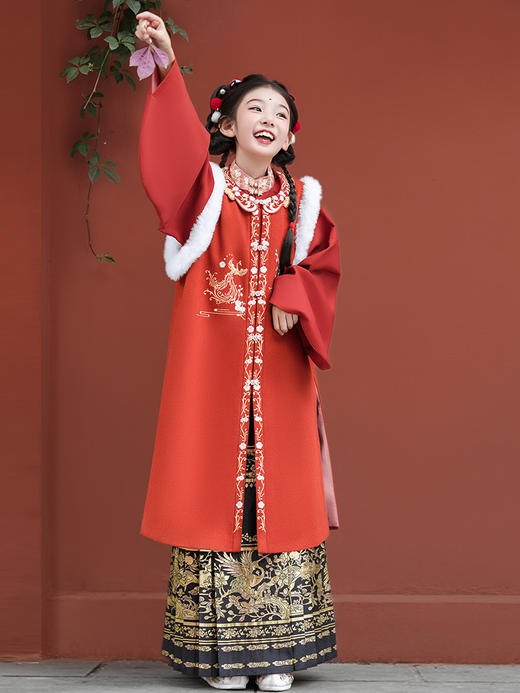 【重回汉唐凤凰游】儿童竖领对襟衫圆领对襟长比甲明制汉服女童冬 商品图0