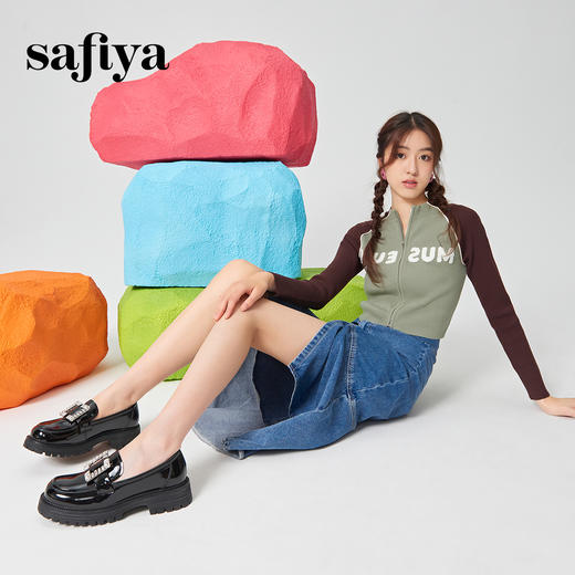 Safiya/索菲娅2024春季新品设计感英伦风水钻扣漆皮粗跟厚底乐福鞋 SF41112062 商品图1
