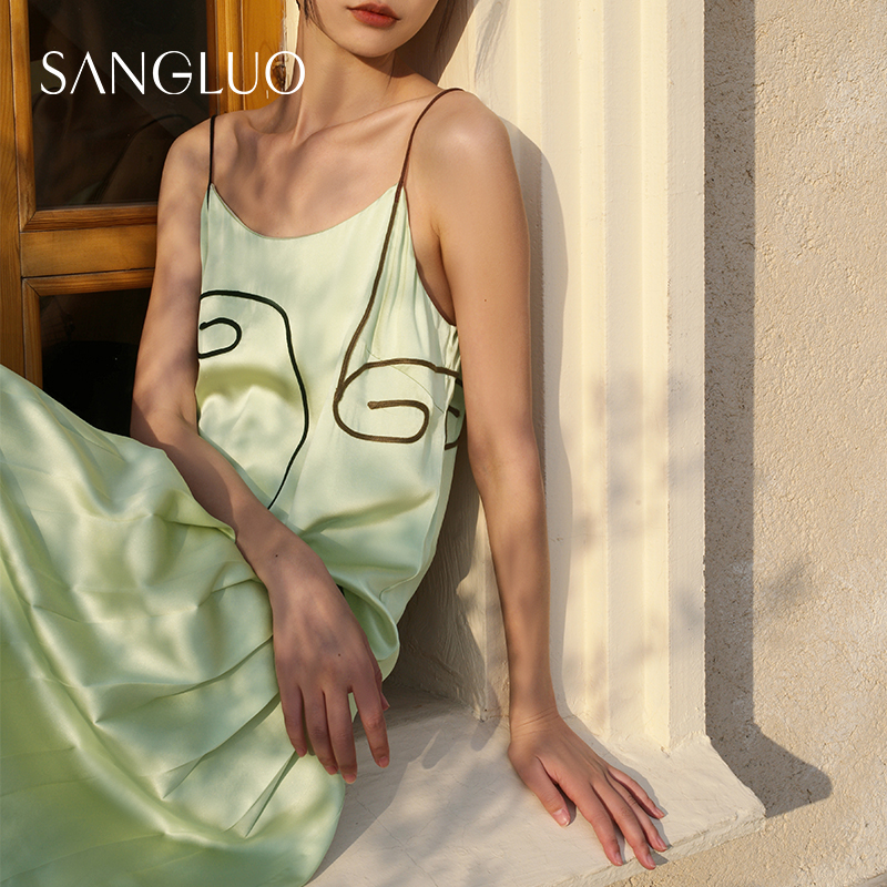 明星推荐】SANGLUO 吊带睡裙不对称风琴褶抽象脸谱设计afterparty礼服裙