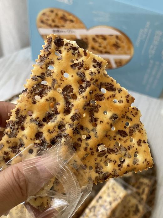 【A3爱你们-海盐饼干1kg】 Anemon3爱你们海盐苏打饼干”盒马同款“ 一口飞到欧洲地中海，从不吃苏打饼干的我这次滑跪了 吊打同类苏打饼干，健身党，熬夜，看球党的零食， 商品图3