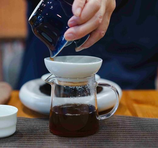 2024龙年生肖纪念茶·金龙舞春（普洱熟茶） 商品图4