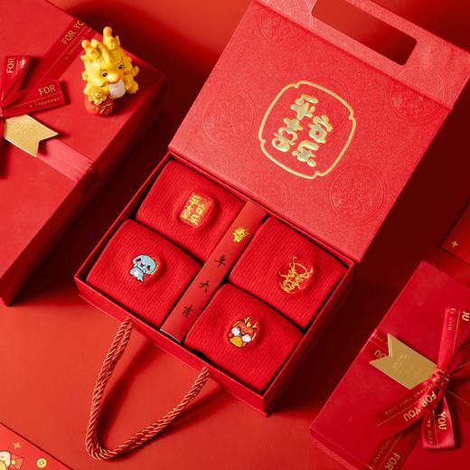 新年好物！【情侣鸿运礼盒！一起走福运】红袜子秋冬本命年中筒精梳棉男款情侣女士过年礼盒装防臭红色袜，男女情侣同步穿，过年满满喜气洋洋！ 商品图2