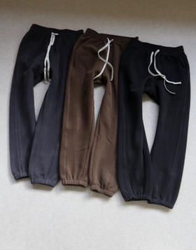 You Need 请拿好 哈！情侣段 HF 双面沐丝绒 细糯厚 束口 休闲裤 3色入