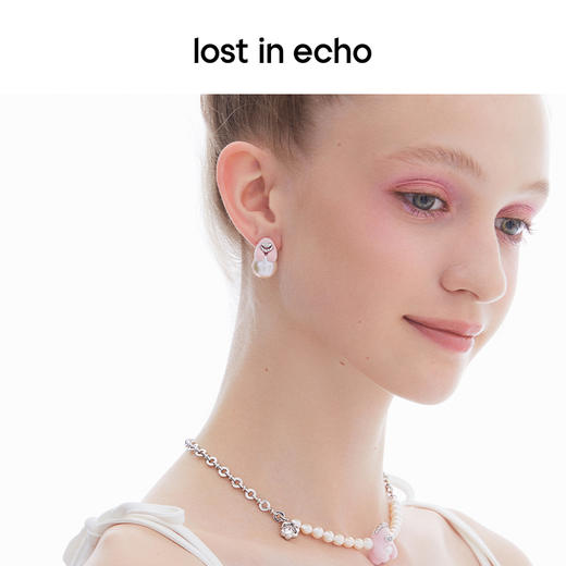 lost in echo2023秋冬新品Yetti滚雪球珍珠植绒⽿钉气质精致耳饰 商品图2