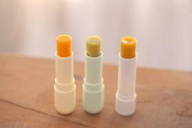 猫太推荐—Ayuskama润唇膏