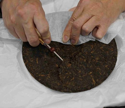 2024龙年生肖纪念茶·金龙舞春（普洱熟茶） 商品图3