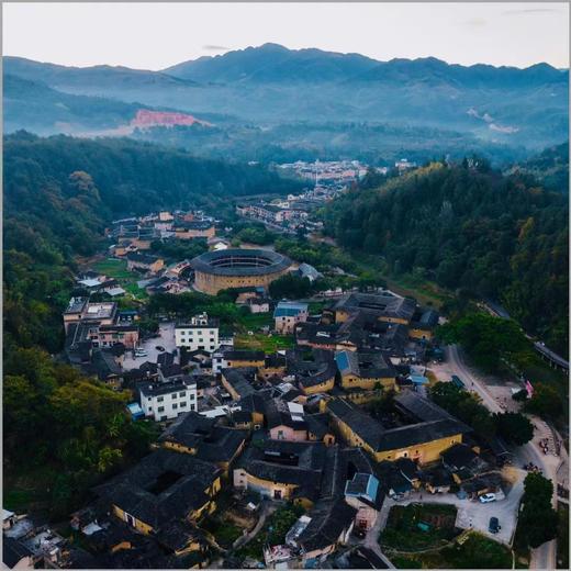 2月民俗节庆———福建闽西过大年：龙岩永定土楼、长汀客家山寨—丁屋岭、汀州古城、客家“闹春田”、罗坊“走古事”、古村落“游大龙”7天摄影采风活动 商品图7