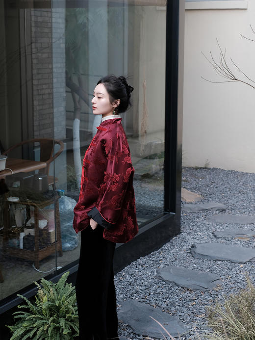 盛唐牡丹 |朱樱红真丝漳绒对襟外套-红底红纹样 商品图7