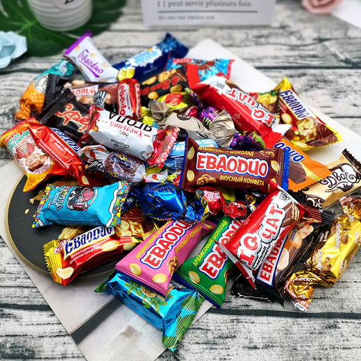 斯拉都尼彩牌巧克力味混合糖（礼盒装） 商品图1