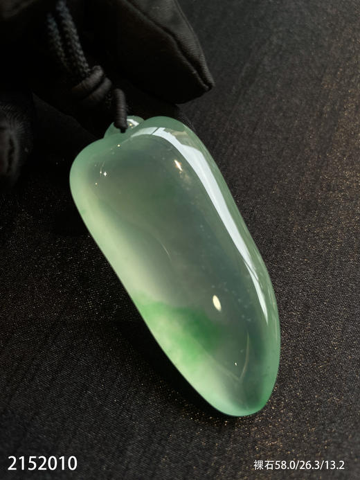 玻璃种飘翠福瓜挂坠【2152010】具体价格微信咨询 商品图5