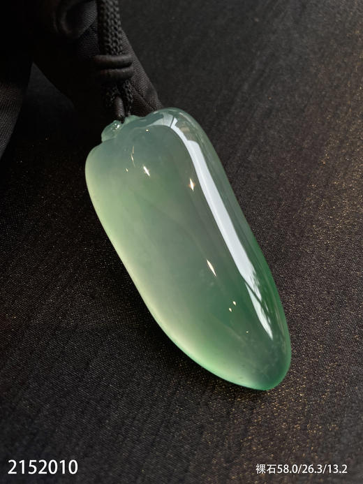 玻璃种飘翠福瓜挂坠【2152010】具体价格微信咨询 商品图1