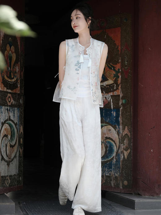 盛唐牡丹| 真丝绡如意湖亭花扣马甲 商品图3