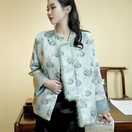 FLZD-A9629冬季新中式真丝提花棉服棉衣女新品国潮侧襟珠扣水貂毛外套女 商品图0