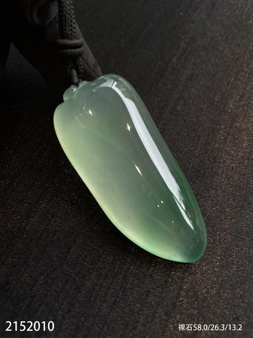 玻璃种飘翠福瓜挂坠【2152010】具体价格微信咨询 商品图2