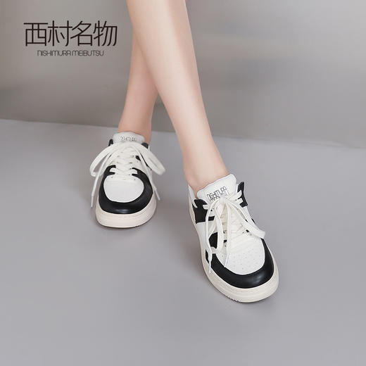 西村名物2024春季新品真皮时尚休闲鞋平底黑白经典撞色熊猫板鞋女T24AM11311 商品图0