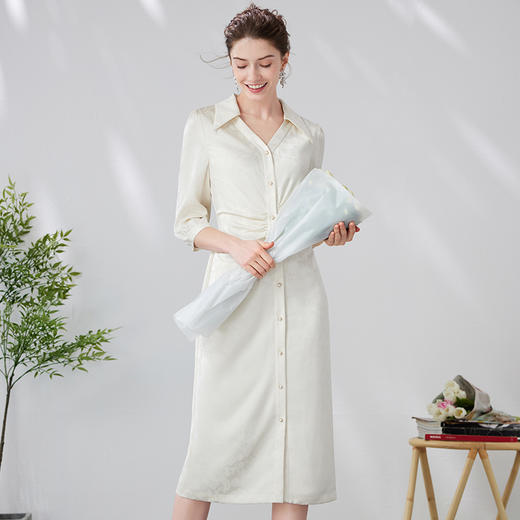 EITIE爱特爱优雅精致气质包臀白色缎面暗纹衬衫连衣裙24新款A2407321 商品图2