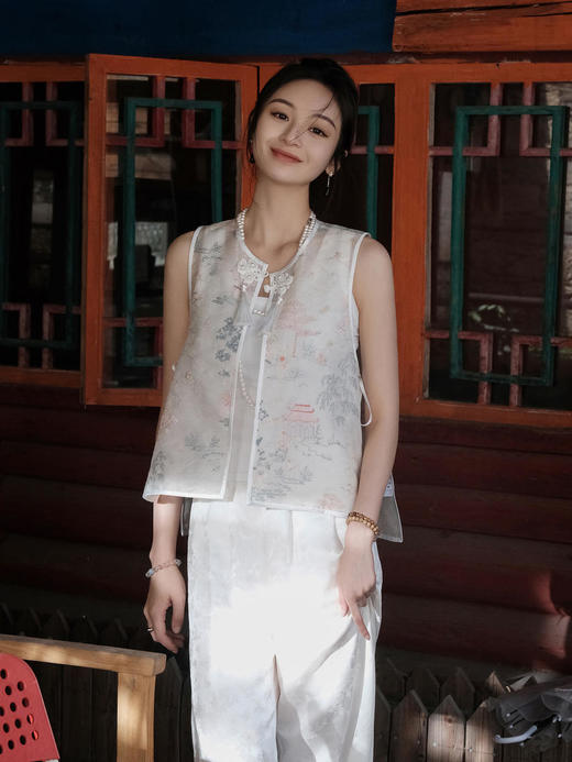 盛唐牡丹| 真丝绡如意湖亭花扣马甲 商品图1