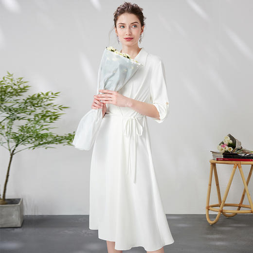 EITIE爱特爱气质通勤简约大气宽松系带收腰白色衬衫连衣裙24新款A2407303 商品图3