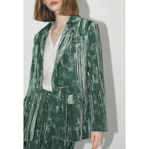 【有赞】COCOBELLA新中式竹叶拓印压褶丝绒西装女国风盘扣外套SI3007 商品图2