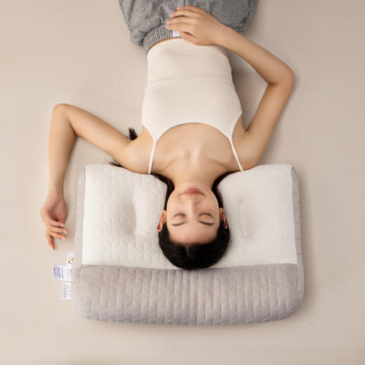 【品牌直发】加倍生活 反牵引乳胶护颈枕48*74cm 护颈椎助睡眠分区亲肤睡觉专用修复家用颈椎枕头 商品图9