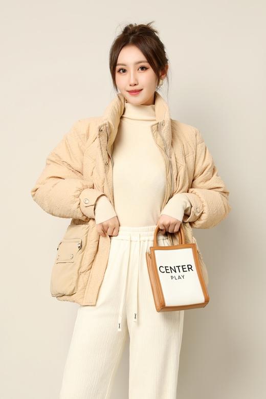 Kai & Kiera 浅卡其色高领压纹羽绒服外套 17405 商品图0