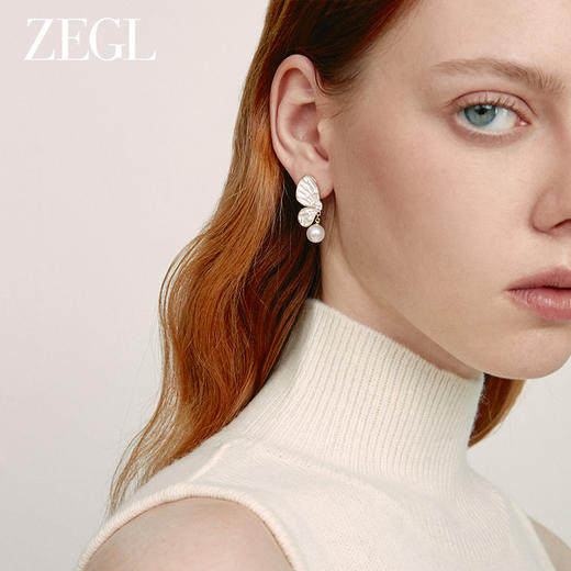 ZEGL法式蝴蝶人造珍珠耳环女2024新款爆款秋冬耳钉高级感银针耳饰 商品图3