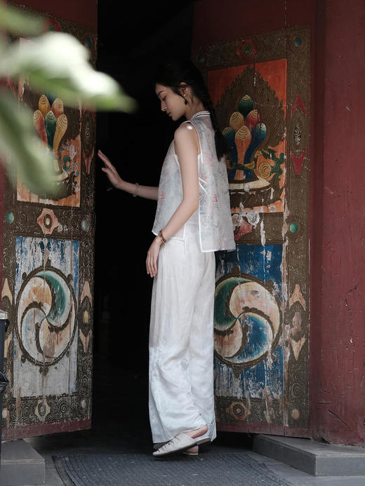 盛唐牡丹| 真丝绡如意湖亭花扣马甲 商品图5