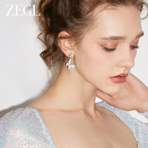 ZEGL冰晶蝴蝶耳环女2024新款爆款圆脸适合的耳钉高级感银针耳饰品 商品图1