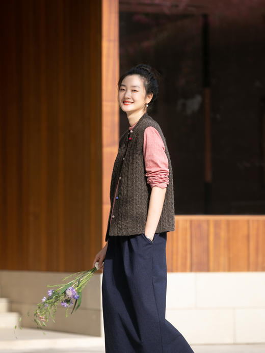 牧衣游 进口提花毛织混纱马甲 限量福利款 月光【不支持会员折】 商品图3